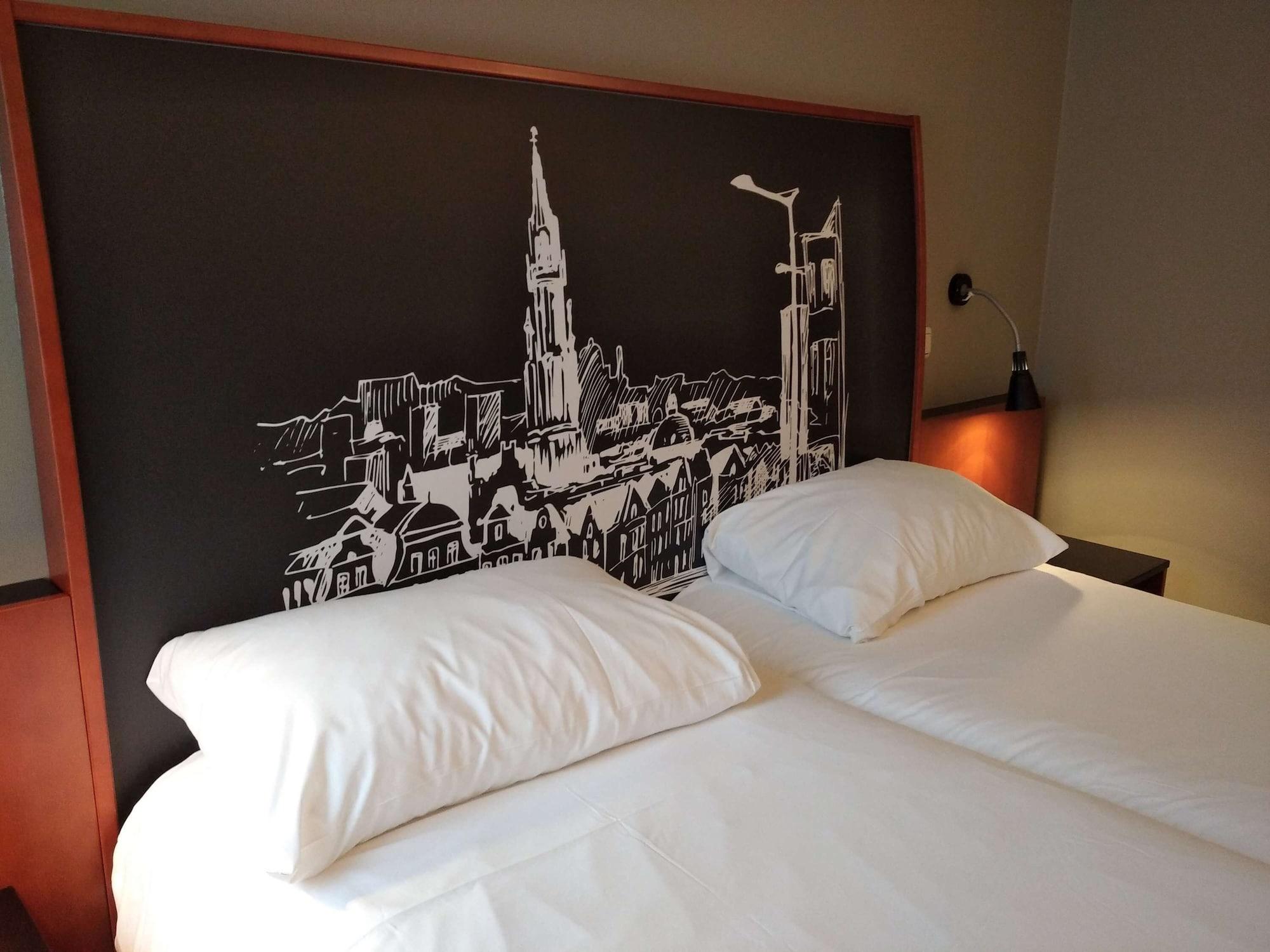 Ibis Brussels Erasmus Hotel Anderlecht Exterior photo