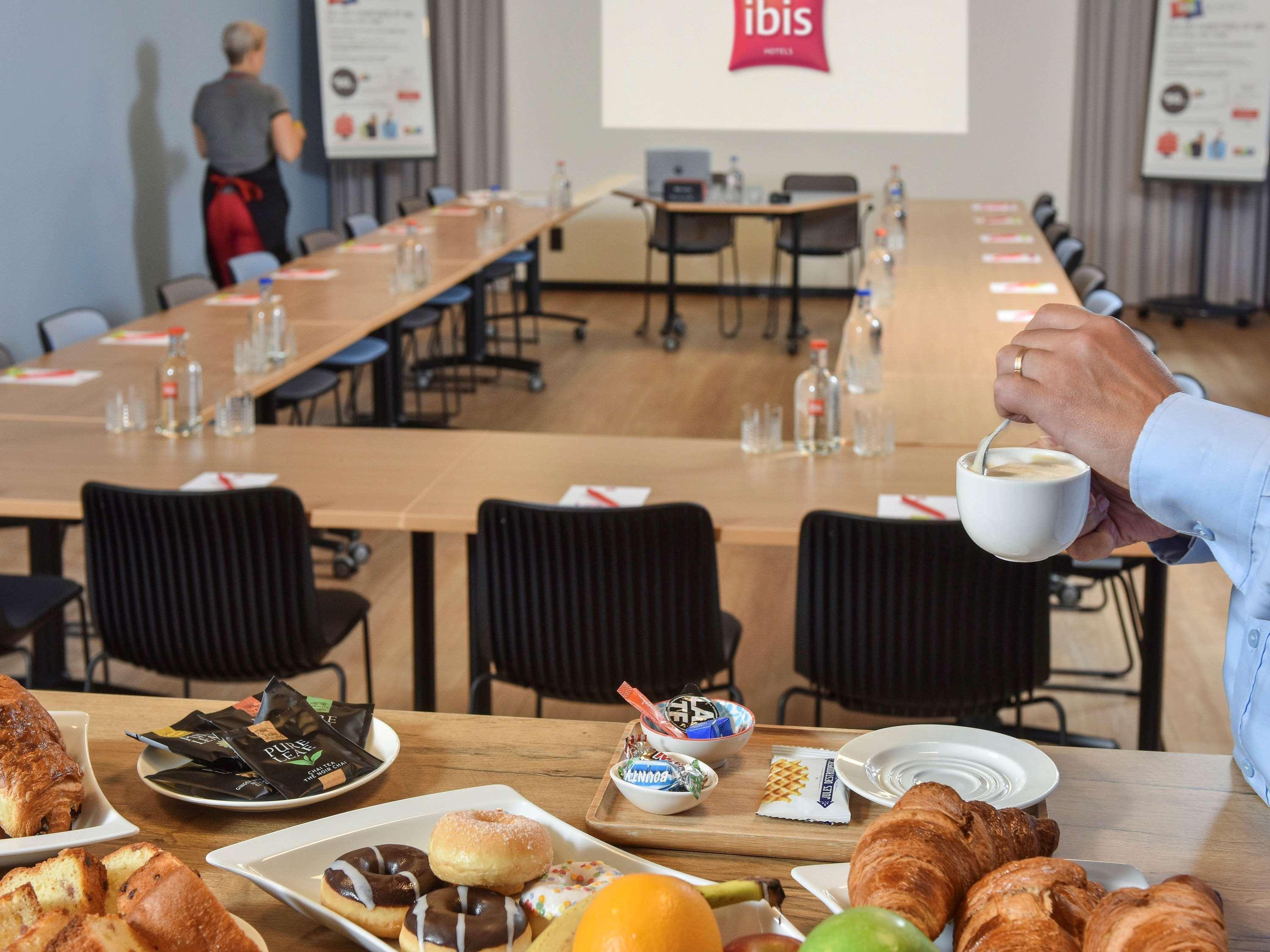 Ibis Brussels Erasmus Hotel Anderlecht Exterior photo